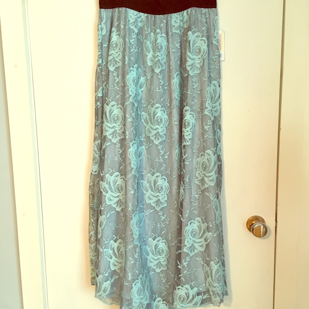 BNWT Small Lularoe Lace Rose Fabric Lucy